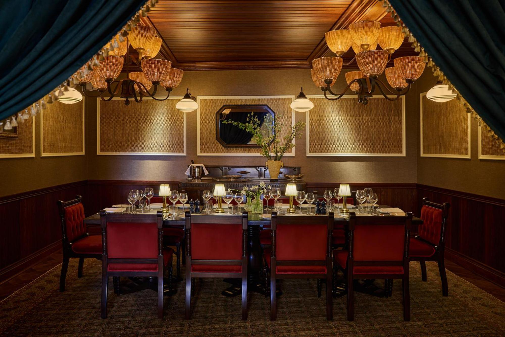 Adelphi Hotel 5*