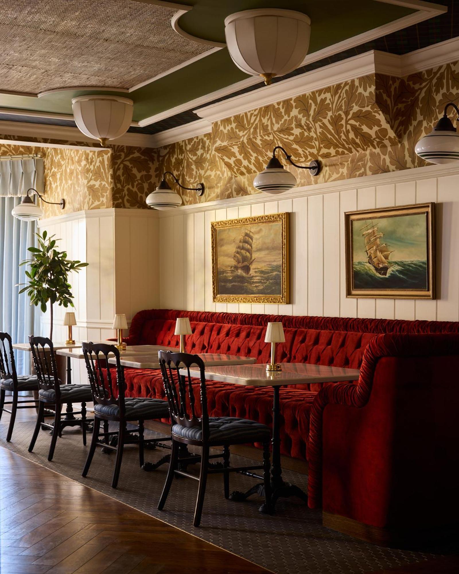 Adelphi Hotel