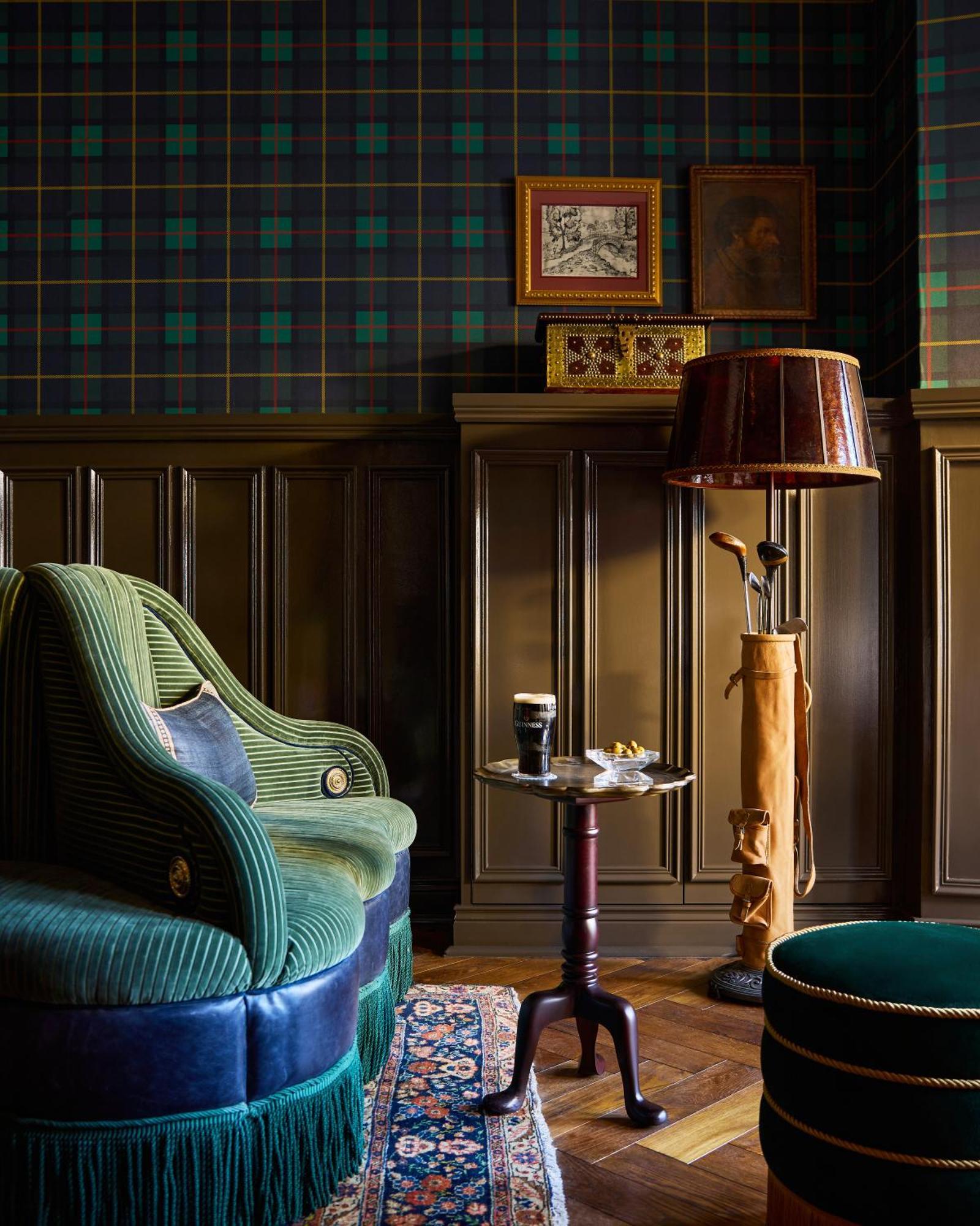 Adelphi Hotel