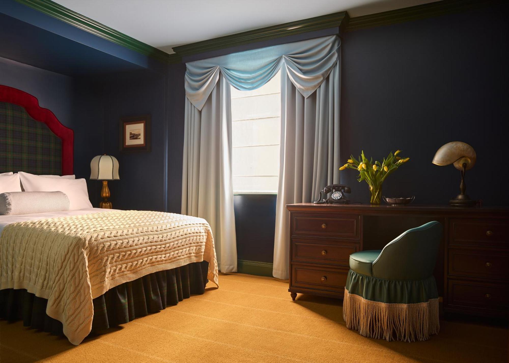 Adelphi Hotel
